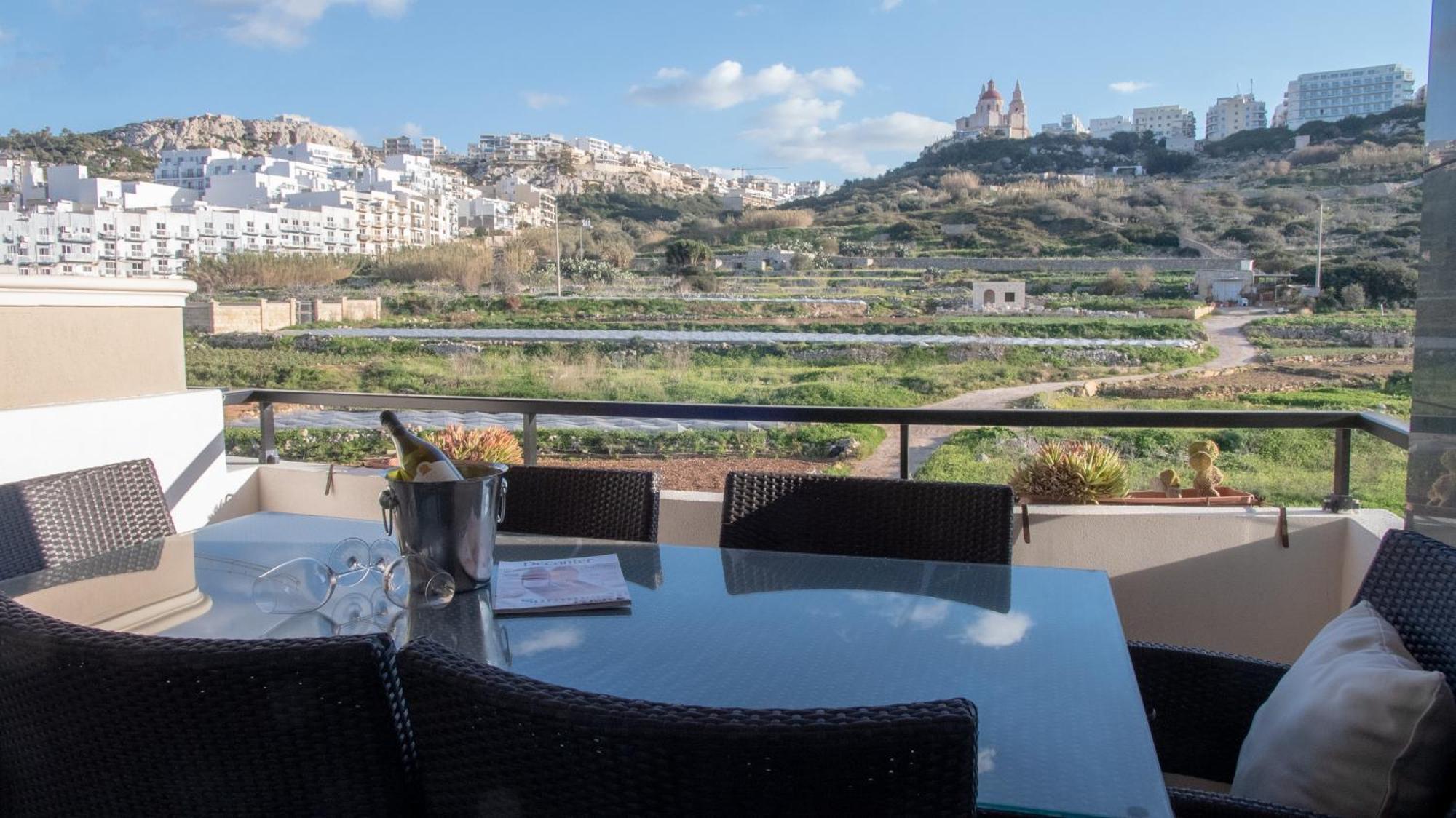 Mellieha Bay 3 Bedroom Apartment " Bliss On The Bay " Экстерьер фото
